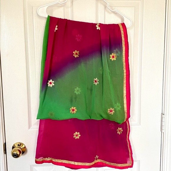 Indian Pakistani Green Salwar Kameez - Picture 6 of 7